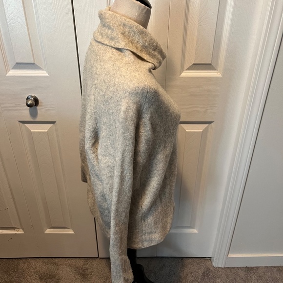 Community from Aritizia size XS wool blend turtle neck - Picture 10 of 15